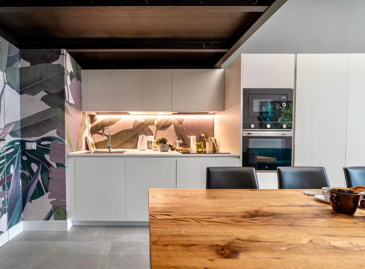 Apartment 27
